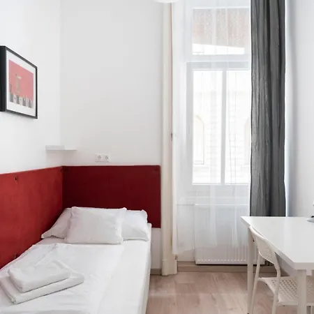 Vajda 15 * Budapešť