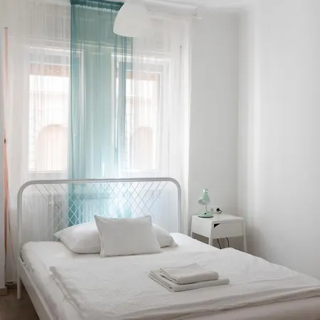 Capsule hotel Vajda 15