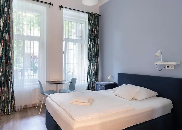 Capsulehotel Vajda 15 *