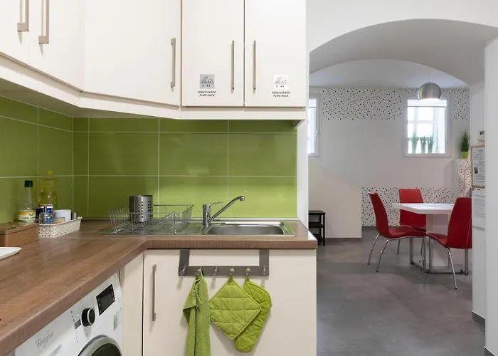 Vajda 15 Kapselhotel *